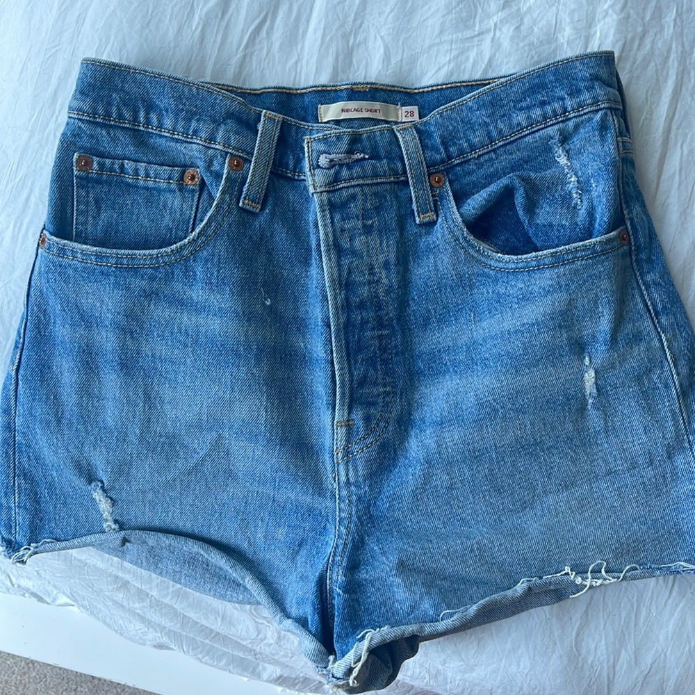 Levi Ribcage Shorts